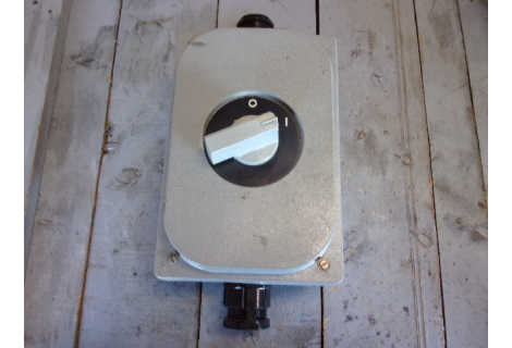 Vintage schakelaar 100 Amperé jaren 50 / 60. Ongebruikt, oude voorraad.